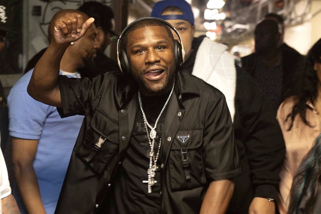 Floyd Mayweather señala que el mejor libra por libra es Crawford.