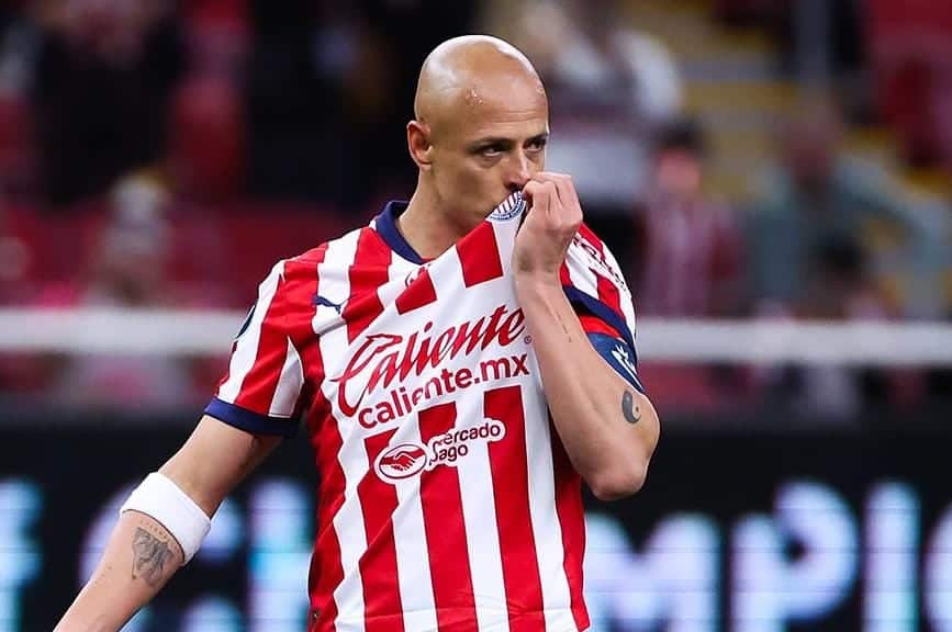 JAVIER 'CHICHARITO' HERNÁNDEZ NO HA PODIDO SER EL DELANTERO QUE SE ESPERABA SU REGRESO A CHIVAS EN LA LIGA MX