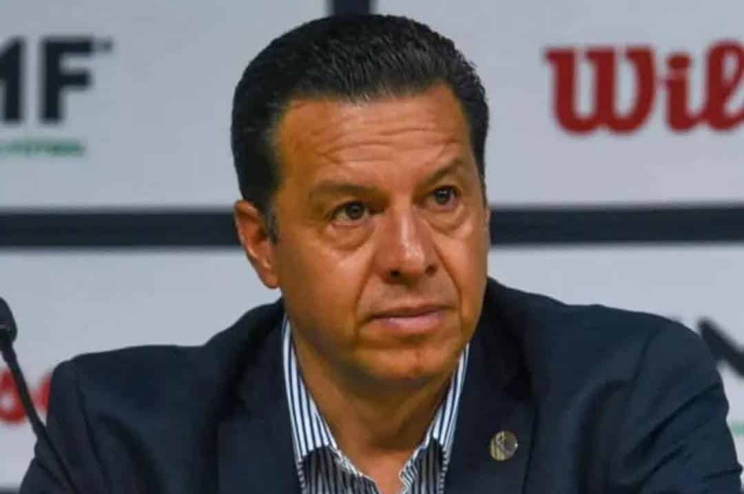 LA COMISIÓN DE ARBITROS Y ARMANDO ARCHUNDIO SON SEÑALADOS DE ALTERAR LOS AUDIOS DEL VAR TRAS LA POLÉMICA JUGADA EN EL CHIVAS VS TOLUCA DE LA LIGA MX