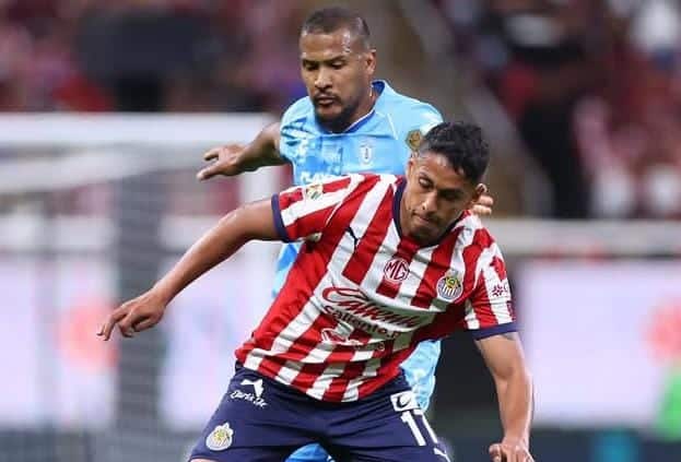 LAS CHIVAS LLEGAN CON PRESIÓN AL PARTIDO DE PUMAS UNAM Y PARA COLMO NO PODRÍA CONTAR CON ÓSCAR GARCÍA EN LA JORNADA 10