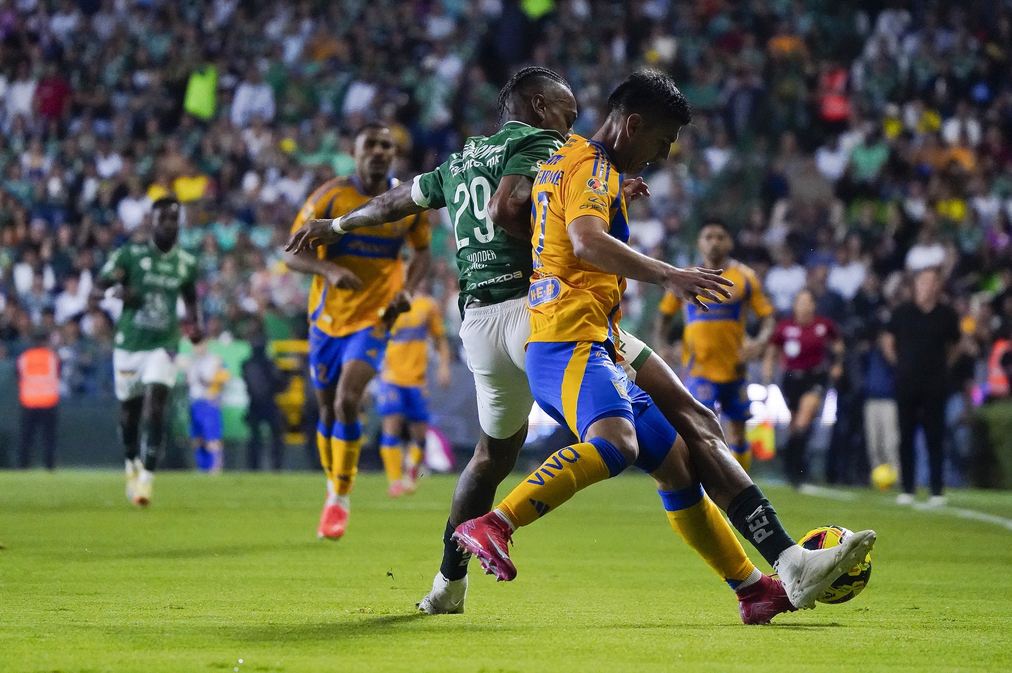 LEON VS TIGRES J8 CL2025 LIGA MX