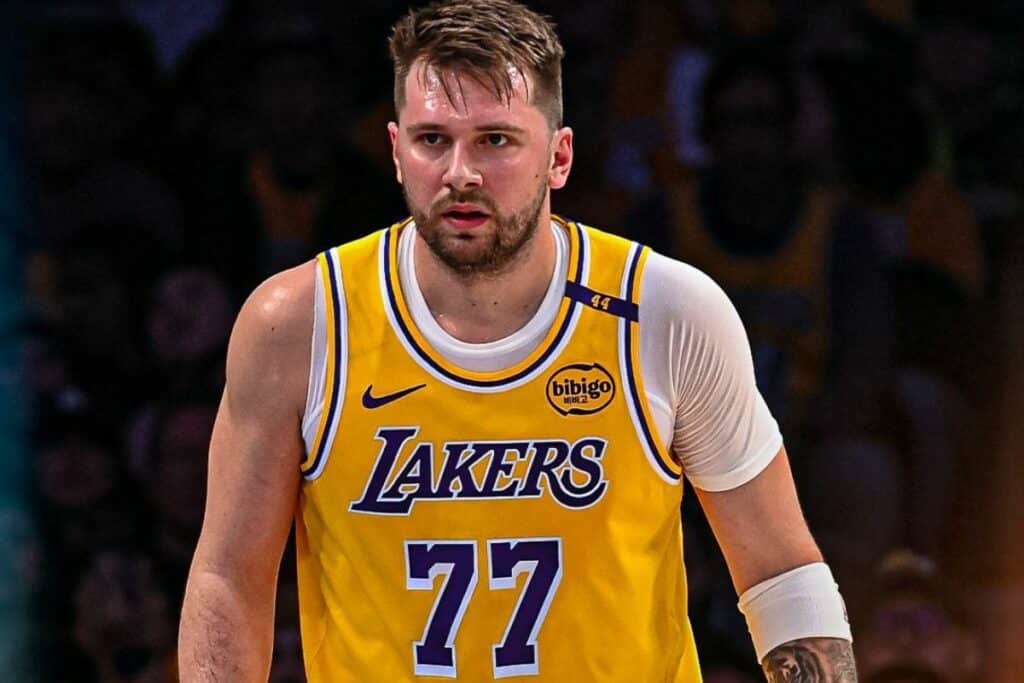 Luka Doncic perdería más de 100 millones de dólares por llegar a los Lakers.