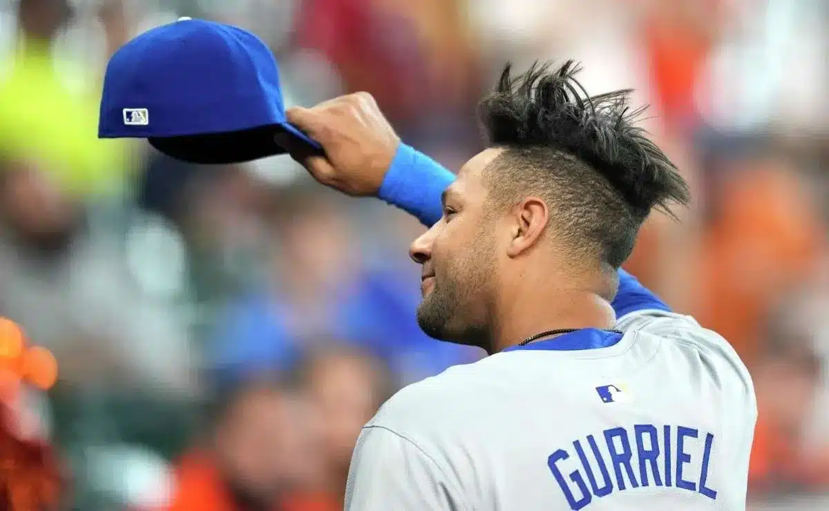 GURRIEL LLEGA A SAN DIEGO CON CONTRATO DE LIGAS MENORES