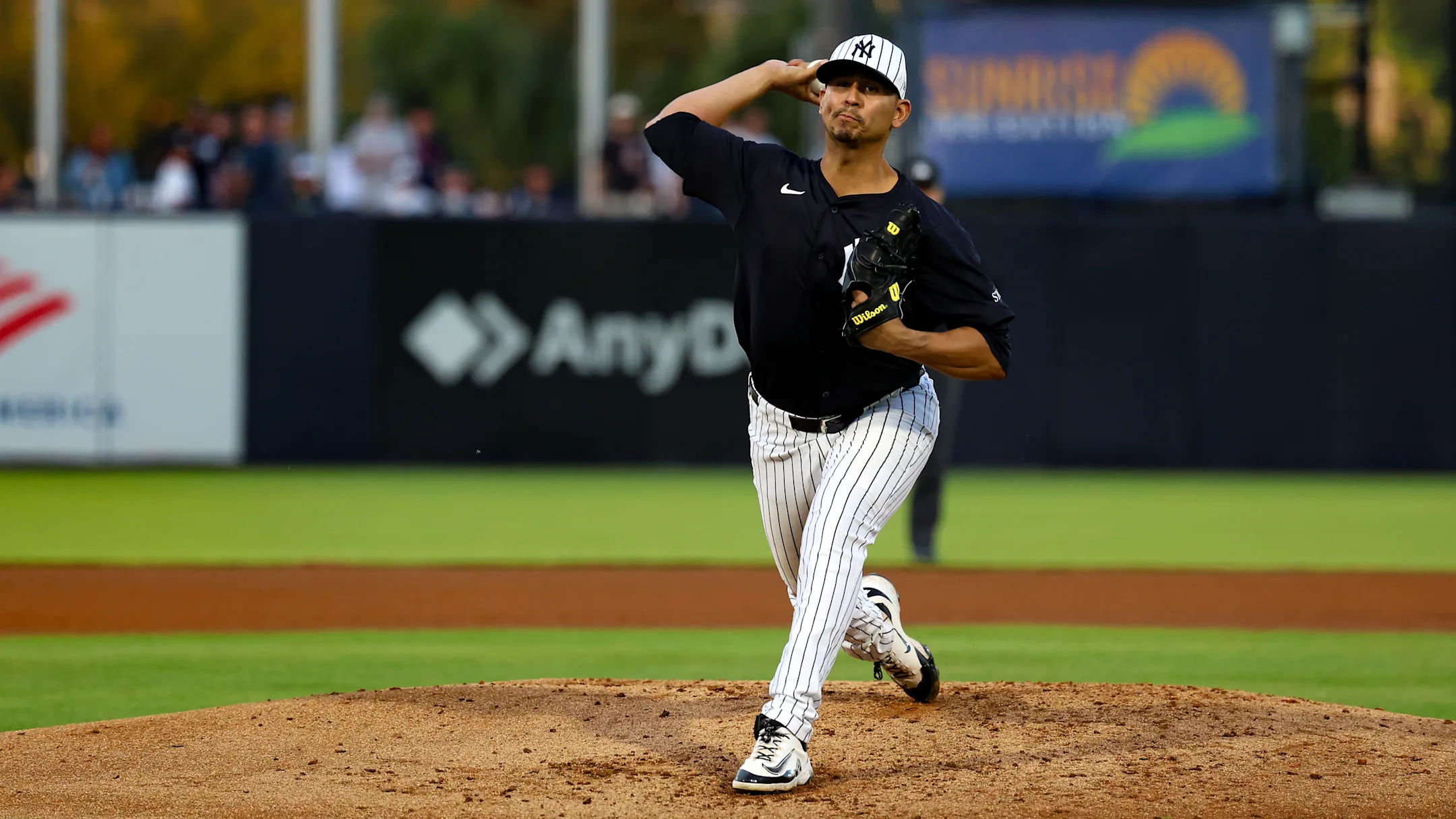 CARLOS CARRASCO SE SUMA A LA ROTCIÓN DE LOS YANKEES