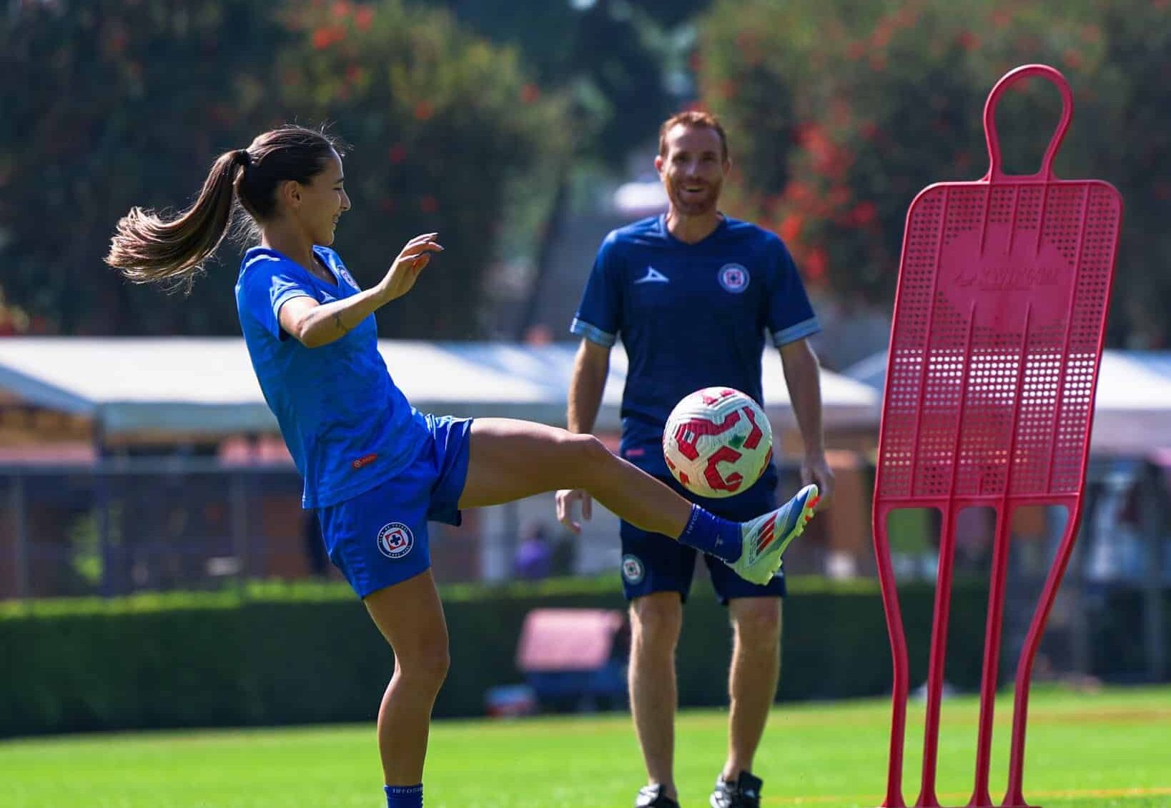 CRUZ AZUL FEMENIL CL2025 J11