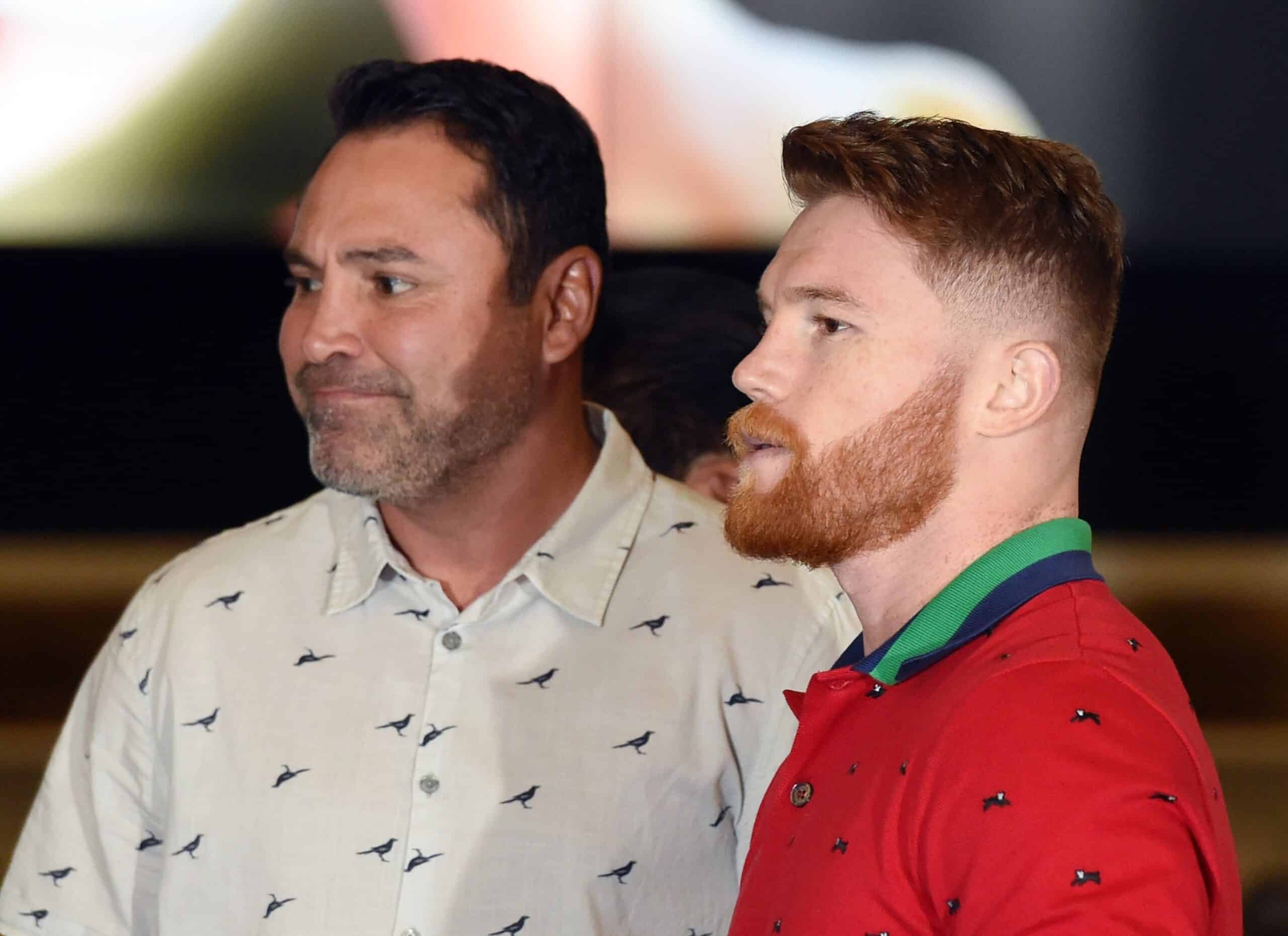 De la Hoya le sugirió a Bivol que ignore a Canelo Álvarez.