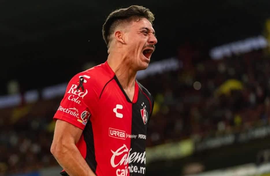 DJUKA SIGUE SUMANDO GOLES CON LA PLAYERA DEL ATLAS Y AHORA ES CLAVE EN EL TRIUNFO FRENTE A XOLOS EN LA JORNADA 11 DE LA LIGA MX