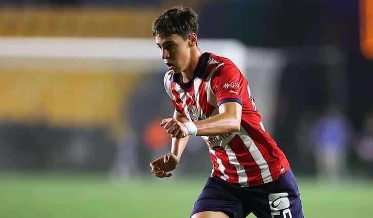 GERARDO ESPINOZA LLEGA A UN PLANTEL DE CHIVAS DONDE CONOCE A VARIOS JUGADORES CON LOS QUE FUE CAMPEÓN CON EL TAPATÍO FC EN LA EXPANSIÓN MX