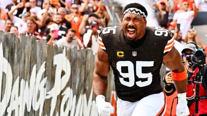 MYELS GARRET RENOVACIÓN CLEVELAND BROWNS