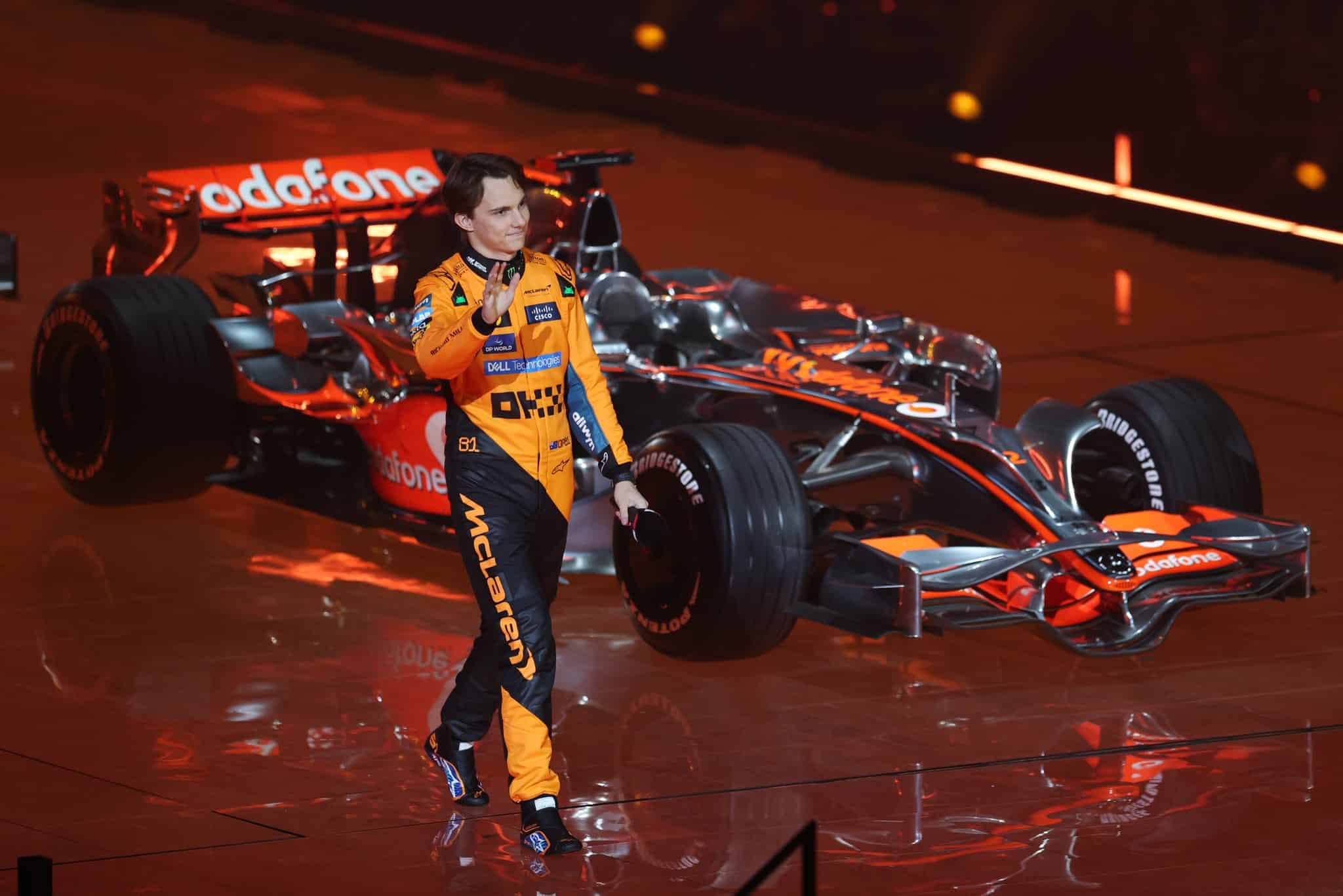 OSCAR PIASTRI FORMULA 1 MCLAREN 2025