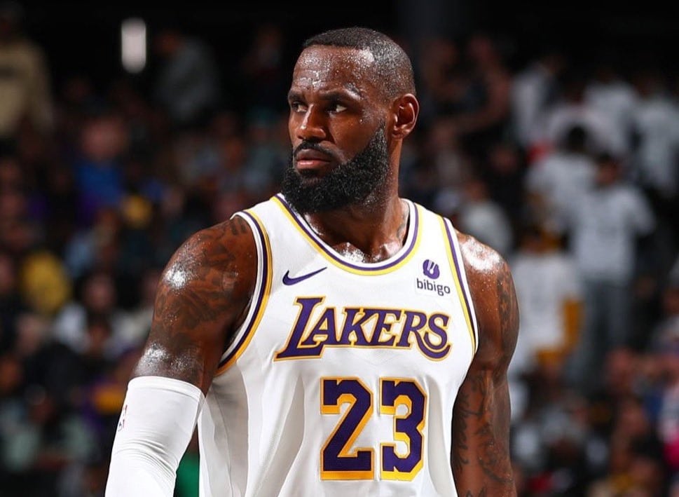 LeBron James se quedó a un punto de una cifra histórica.