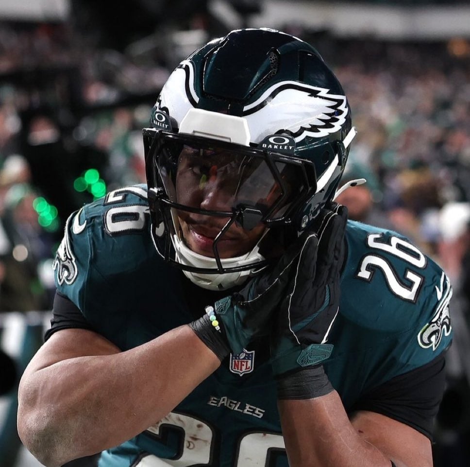 Los Eagles extienden contrato con Saquon Barkley después de la histórica temporada 2024.