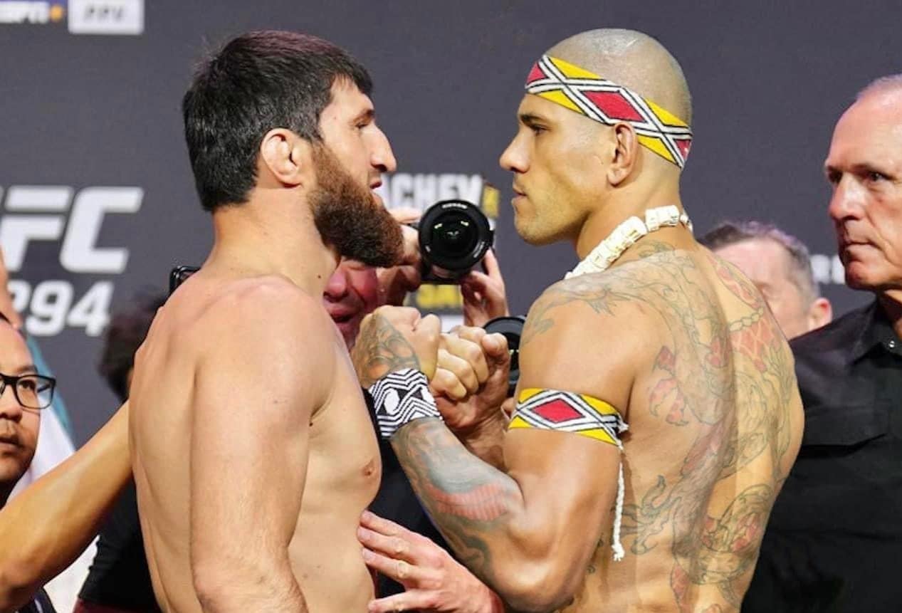 Tanto el campeón Alex Pereira como el retador Magomed Ankalaev marcaron 205 libras en la báscula para oficializar la pelea estelar de UFC 313.