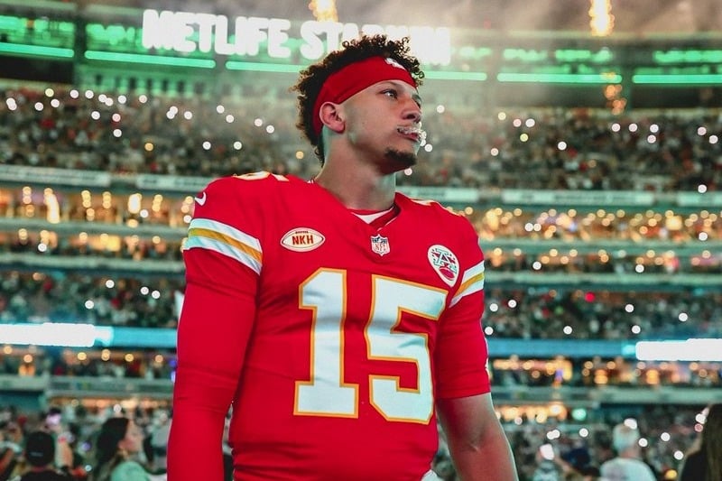 Chiefs reestructuran contratos de Patrick Mahomes y Chris Jones.