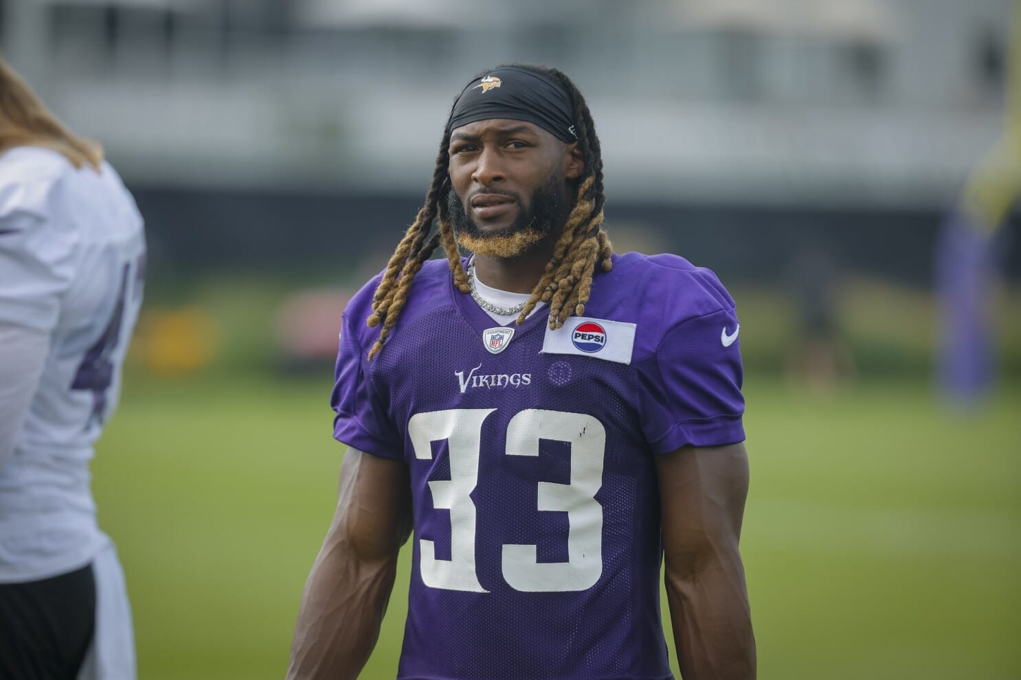 VIKINGS RENOVARON CONTRATO DE AARON JONES