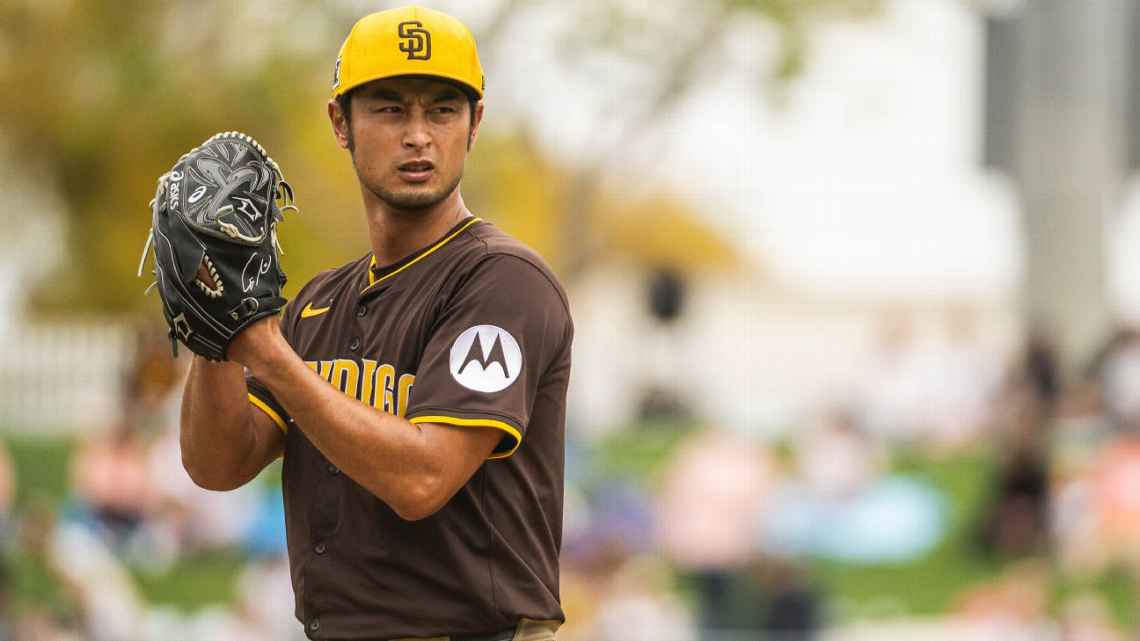 YU DARVISH LANZANDO CON LOS PADRES