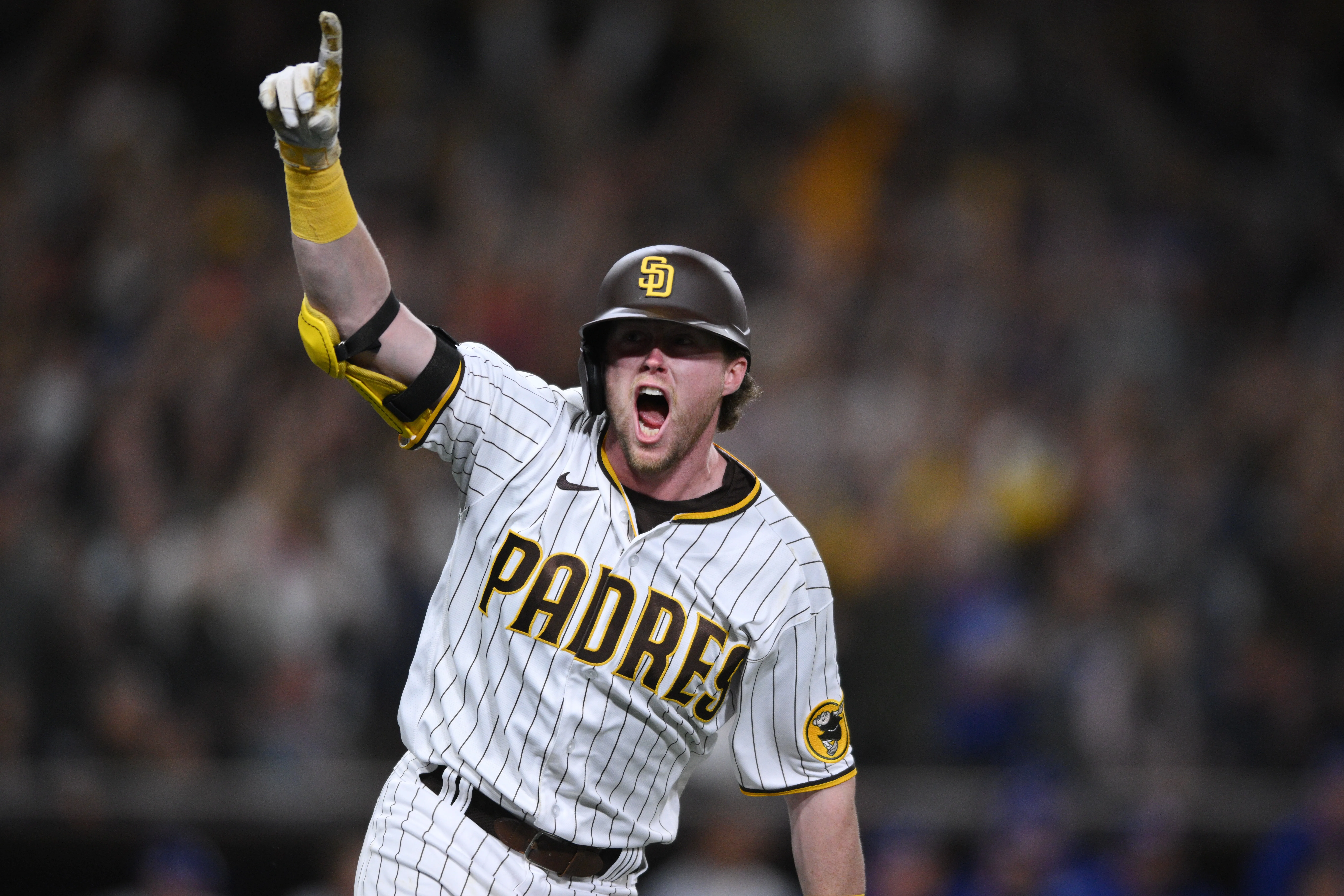 PADRES BARRIERON A LOS GIANTS