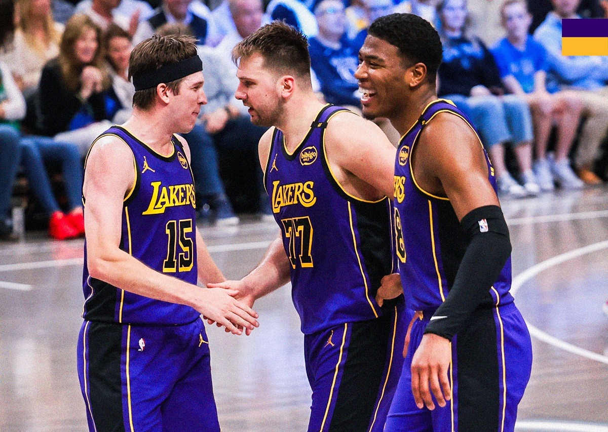 Los Lakers ya con su lugar incluido en play offs juega hoy ante los Rockets.
