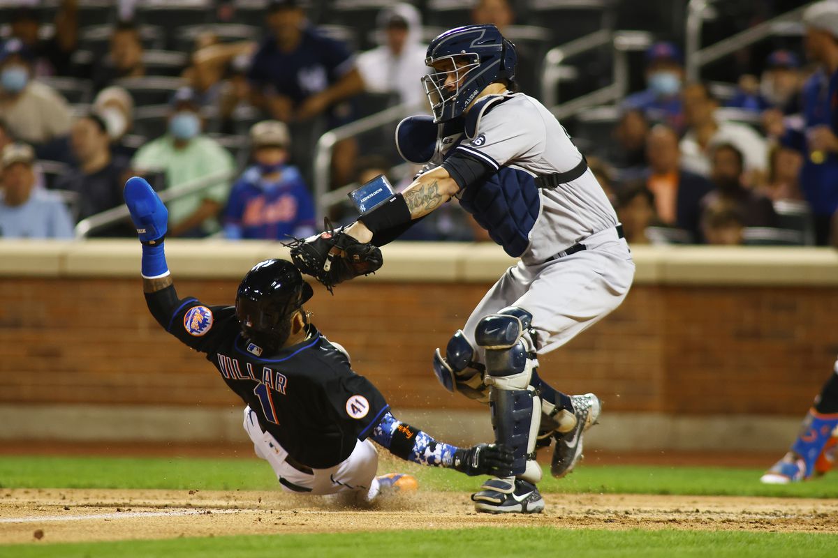 JUGADOR DE LOS METS ES PUESTO OUT EN EL PLATO