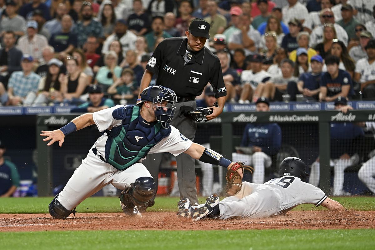 JUGADO DE YANKEES ES PUESTO OUT EN HOME