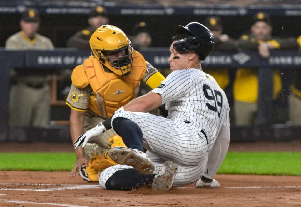 AARON JUDGE ES PUESTO OUT EN EL PLATO